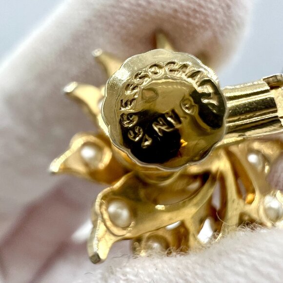 ACCESSOCRAFT NYC Gold Tone Faux Pearl Sun Screw Fast Clip On Earrings Vintage - Picture 12 of 12